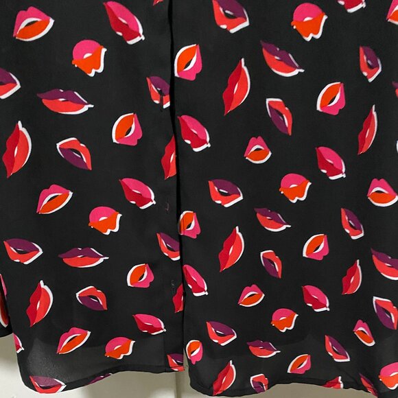 Torrid long sleeve, black button-down shirt w/red lips, size 4X - Picture 6 of 11